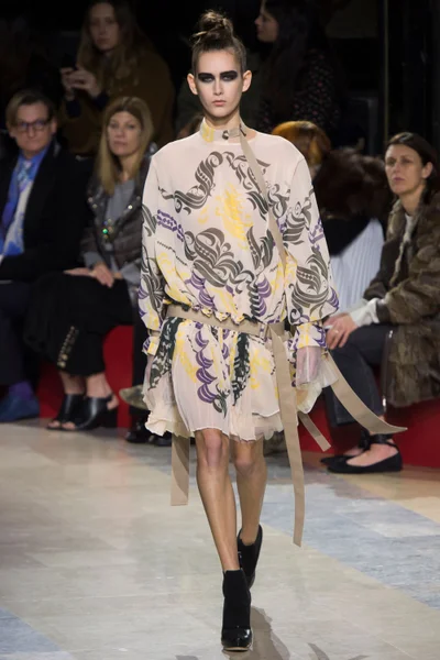 Look 12
